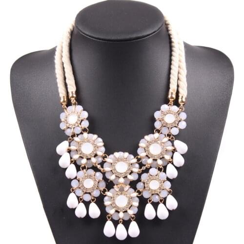 2021 New Chunky Choker Statement Necklace for Female Party Fashion White Resin Rope Chain Necklace & Pendant