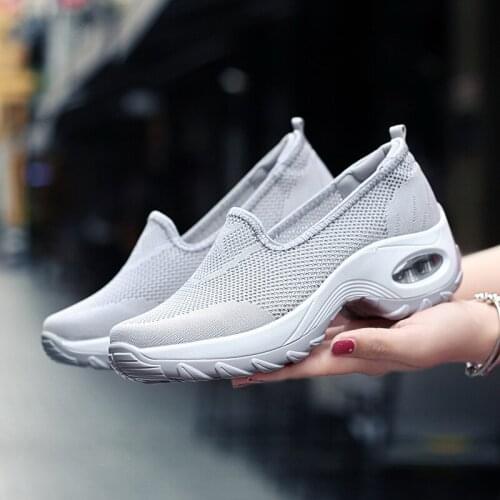 Sooneeya Lightweight Women Slip-On Sneakers Breathable Mesh Running Shoes Woman Black Gray Walking Jogging Shoes Zapatos Mujer