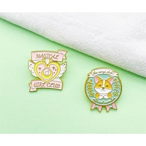 Simple Cute Pet Cute Puppy Love Magic Wings Paint Alloy Pin Cartoon Medal Design Animal Badge Brooch Lapel Bag Pin Jewelry