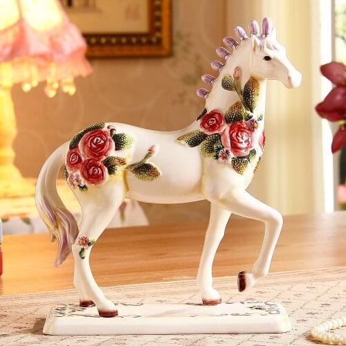EUROPEAN LUXURY CERAMIC HORSE ORNAMENTS CRAFTS DECORATION HOME LIVINGROOM TV CABINET LUCKY HORSE SCULPTURE DESKTOP STATUE DECOR