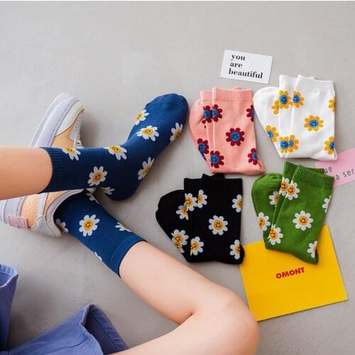 New Autumn Winter Womens Cotton Socks Cozy Breathbale Korean Japanese Harajuku Socks Cute Sunflower Smiley Funny Cartoon Socks