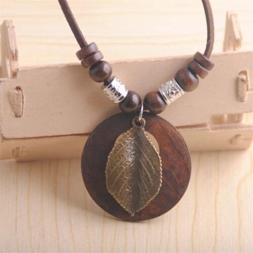 2019 Vintage Long Necklace Fashion Handmade Jewelry Wearing Multilayer Rope Leather Alloy Plant Leaf Charm Pendant Wood Necklace