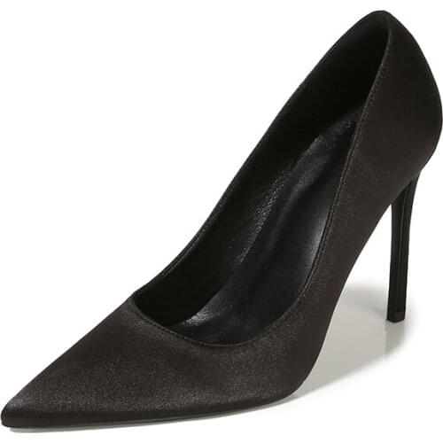 High-heeled shoes 2020 autumn winter new style small fresh black thin heel pointed sexy girl OL professional shoes satin single