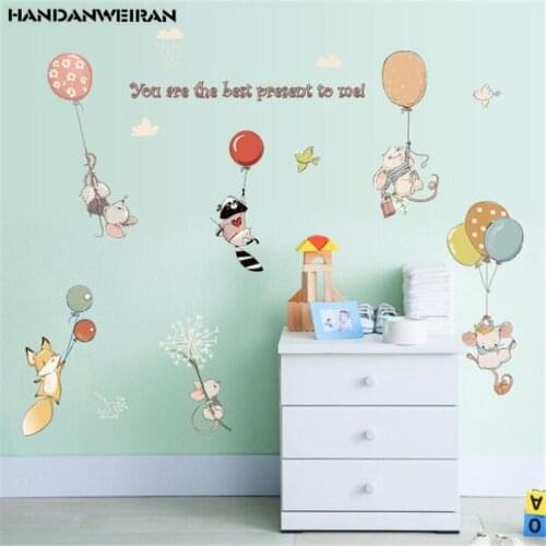 1PCS Cartoon Mouse Balloon Motto Wall Sticker Cute Animal Kids Room Bedroom Mural Decals DIY Vinyl Home Decoration 50 * 70CM