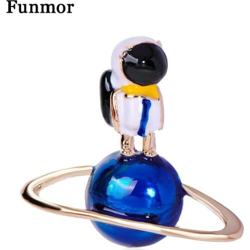 Funmor Fashion Astronaut Planet Brooches Enamel Pins Children Men Coat Sweater Shirt Corsage Routine Ball Ornaments Accessories