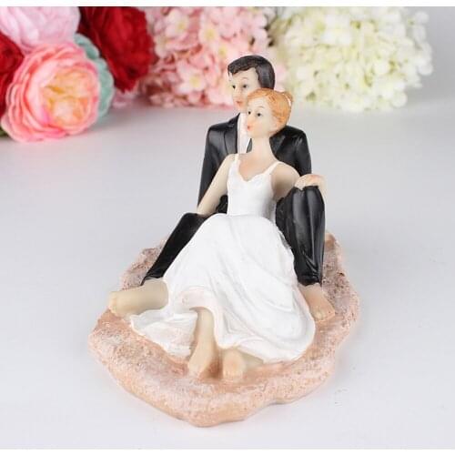 Bolafynia Cake Doll Resin Decoration Valentines Day Gift Cake Top Decoration wedding gift toy Bride groom sitting on the beach
