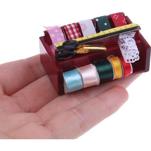 2019 1:12 Furniture Miniature Accessories Sewing Tape Kit In Wood Box Cut Wooden Frame Shelf Dollhouse Decoration