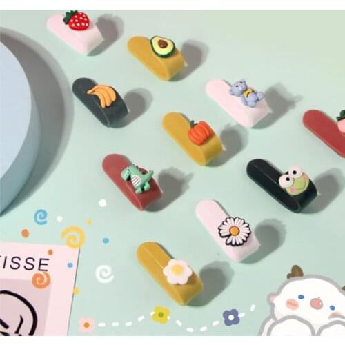 Small Animal Shape Sticky Hooks Cute Key Toy Jewelry Wall Haning Hook Wall Mounted J-Shape Cartoon Hangers