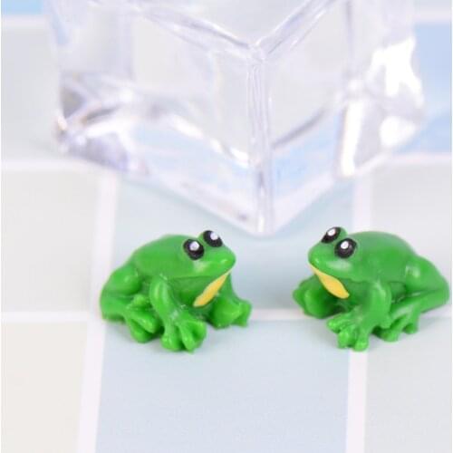 2018 Hot TPXCKz 2 Pcs Little Frog Doll House Miniatures Cute Fairy Garden Gnome Moss Terrarium Decor Crafts DIY Figurine