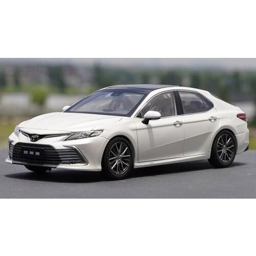 1/18 Scale Toyota Camry 2021 8th Generation White Diecast Car Model Toy