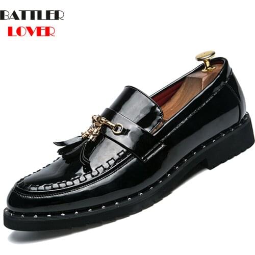 2019 New Patent Leather Shoes Men Tassel Penny Loafers Black Casual Shoes Fashion Mens Moccasin Wedding Party Shoes Dropshipping