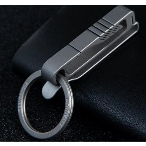 Titanium Key Chain Custom Lettering Lightweight Titanium EDC Tool Men Waist Belt Keychain Hanging Buckle Car Key Ring Holders