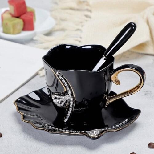 Diamonds Design Coffee Mug Creative Gift Lovers Tea Cups 3D Ceramic Mugs with Rhinestones Decoration Cups and Saucers