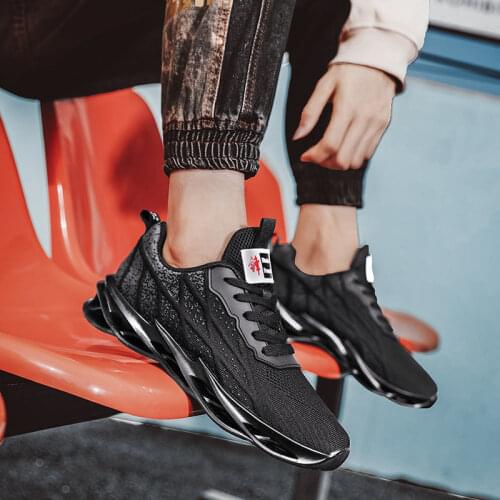 Men Sneakers Summer New Shock Absorption and Light Weight Running Shoes Soft Sole Mesh Breathable Fitness Shoes Chaussures