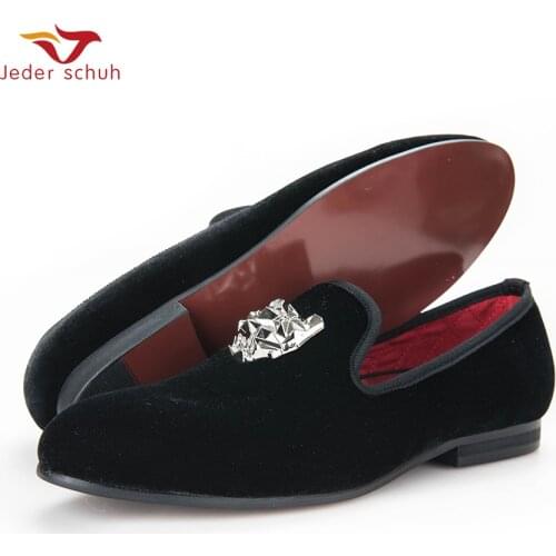 Handmade Noble Men Loafers Fashion Men Velvet Shoes With Silver Tiger Buckle British Style Smoking Slipper Men Dress Shoe