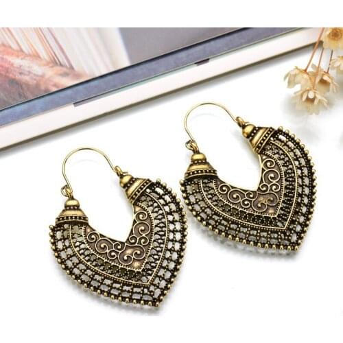 Korean Fashion Retro Peach Heart Love Pattern Hollow Alloy Exaggerated Export Earrings Womens Jewelry