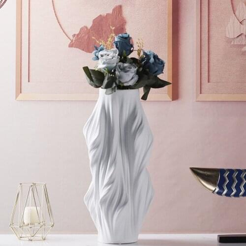 Nordic Light Luxury Folded Pattern Vase Modern Home Decoration 3D Printing Three-dimensional Vase Art Ceramic Vase Decoration