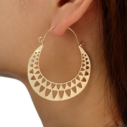 Women Retro Geometric Semicircle Hollow Earrings Simple C Word Earrings11.19