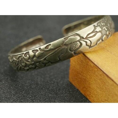 Collection Chinese Brass Carved Beautiful Buddhism Lotus Flower Bracelet Exquisite Small Statue Gift