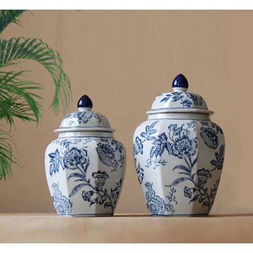 Handicraft Ceramic Vase Storage Jar Classical Painted Floral Blue and White Porcelain Vintage Home Decor Octagonal Storage Tank