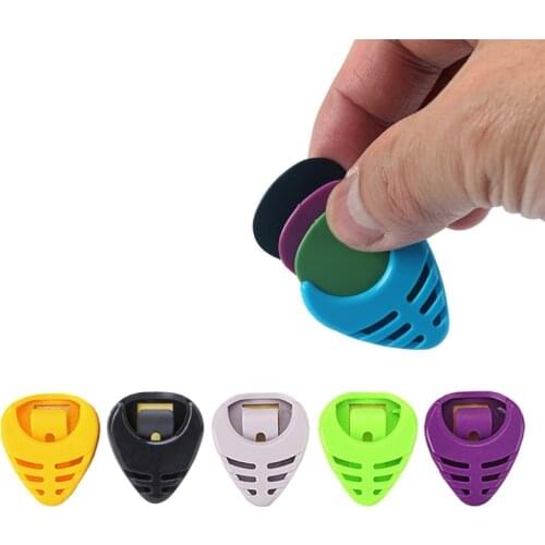 Portable Plastic Guitar Pick Plectrum Holder Case Box Acoustic Heart Shaped