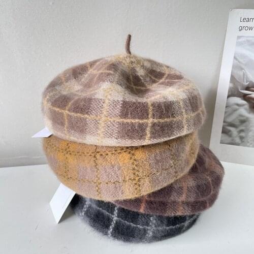 2021 New Rabbit Fur Knitted Plaid Retro Beret Autumn And Winter Korean Fashion Warm Painter Hat Female Camouflage Hat Female