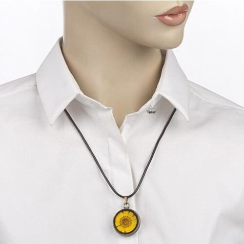 Vivid Daisy Antique Plated Leather Watchband Necklace Flower Jewelry for Women Wedding Party Christmas Gift Love Love Romantic