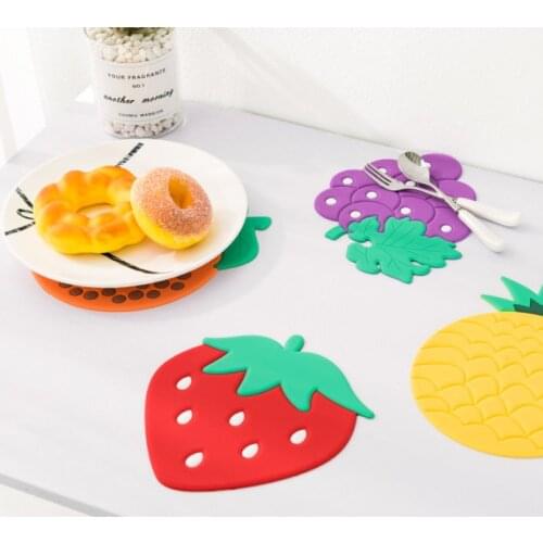 1PC Fruit Shape Cup Pad Silicone Slip Insulation Pad Cup Mat Holder Orange Strawberry Pineapple Grapes Table Bowl Chopsticks Mat
