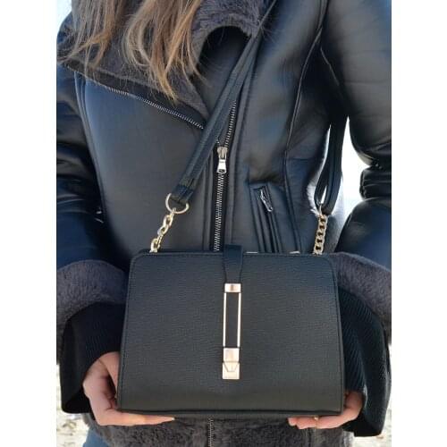 Stylish And Convenient Cross Strap Ladies Handbag C186