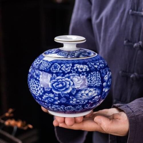 Creative Blue Flower Ceramic Tea Caddy Kitchen Storage Jar Candy Coffee Storage Jar Classical Crafts Countertop Room Decoration