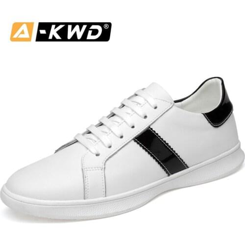 Fashion White Sneakers Men Split Leather Designer Trainers Simple Lace-up Man Shoes Rubber Sole Mens Shoes Casual Footwear 37-46