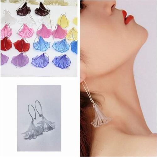 Super beautiful grind arenaceous transparent irregular stereoscopic flower earrings adorn article