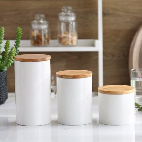 Simple White Ceramic Sealed Storage Jar with Wooden Lid Kitchen Food Container Coffee Grain Storage Jar Modern Home Decoration