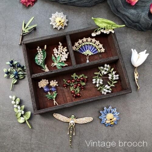 2020 Brooches European And American Handmade Antique Style High Quality Brooch Retro Western Court Enamel Pearl Pin Accessories