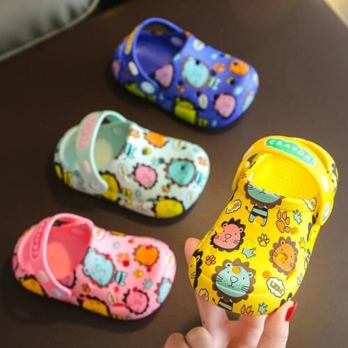 2021 new baby hole sandals garden shoes beach shoes girls cartoon rabbit soft soled anti slip Baotou shoes