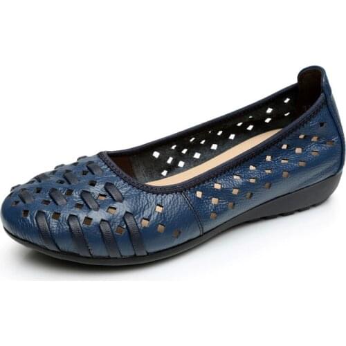 2021 cowhile-leather soft sole mother shoes flat bottom engraving hole sandal round head shallow mouth large size womens shoes