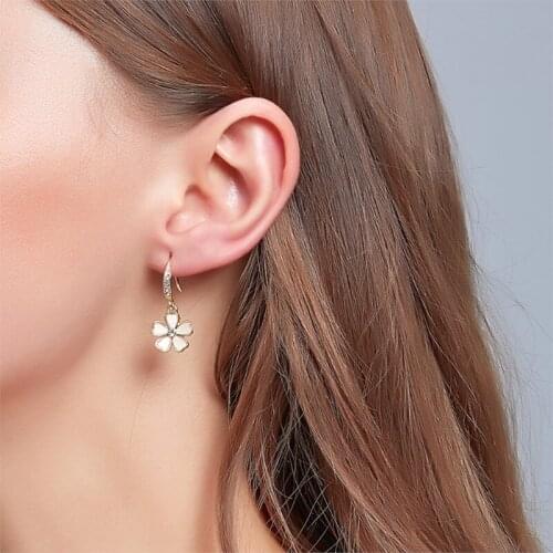 Gold Color Five Petal Flower Earrings For Women Geometric Earrings Ear Rings Brincos Charm Fashion Party Jewelry