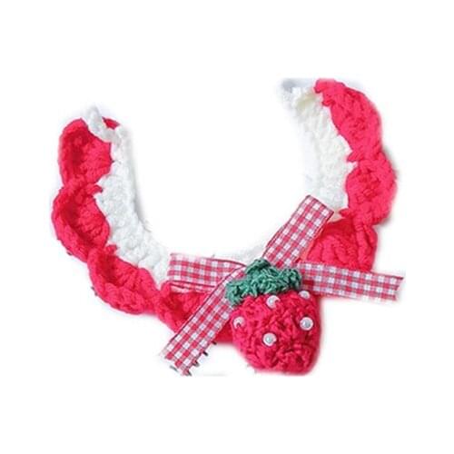 100PCS / LOT New Cat Collar Dog Hand Knitting Wool Strawberry Neck Collar Cute Pet Drool Scarf Neck String