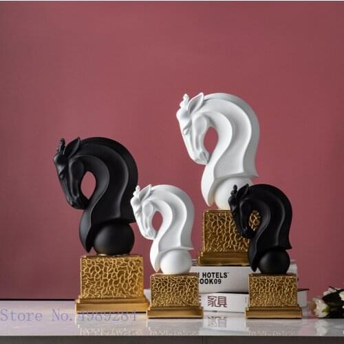 Creative simulation animal sculpture horse Horse head Head statue Golden base Animal crafts abstract ornaments Home Decoration