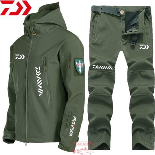 Daiwa Fishing Suit Soft Shell Winter Fishing Suits Men Trousers Tactical Windproof Waterproof Outdoor Jackets Men Hood Coat+Pant