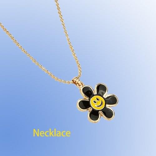 Goth Black Flower Smiley Necklace For Women Metal Vintage Cool Punk Hip Hop INS Necklace Jewelry Charms 90s Aesthetic Gifts New