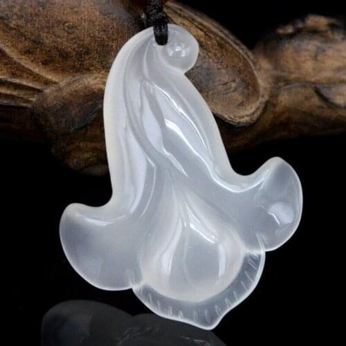 Beautiful natural hand-carved chalcedony orchid pendants Women white orchid ma nao/stone pendant Fine Jewelry Charms