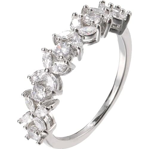 Bettyue Fashion Shiny Flower Ingenious Design Ring For Female Exquisite Ornament Wedding Party Noble Zirconia Jewelry