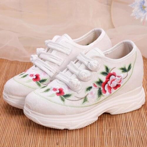 2020 Autumn New Fashion Woman Sport Shoes Floral Embroidery National Casual Shoes