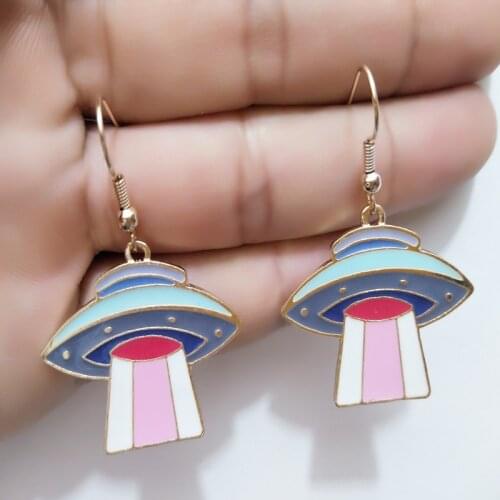 Yungqi Spacecraft Earrings For Women Hip Hop Earrings Fashion Charm Exaggerated Girls Gift Alien UFO Saucerman Fun Party Eardrop