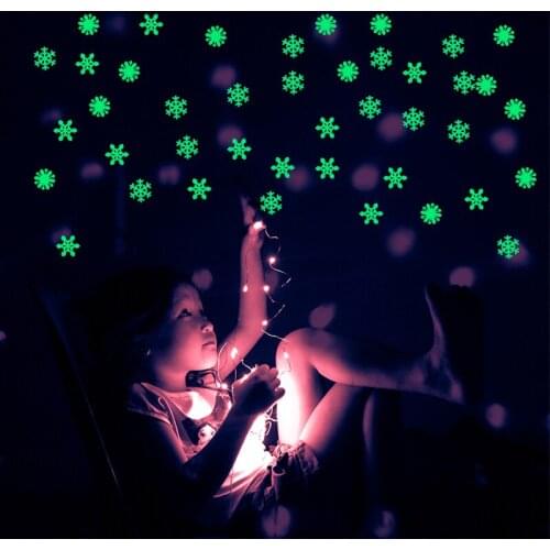 50pcs 3D Snowflake Luminous Fluorescent Wall Sticker Glow In The Dark Wall Decal for Homw Kids Room Bedroom Christmas Decor