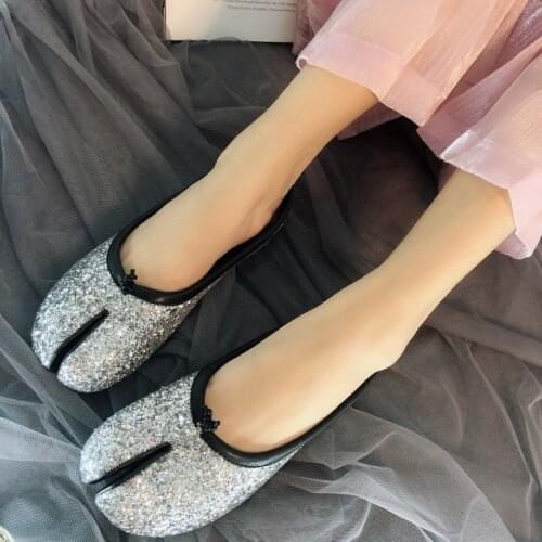 Hot Glitter Girls' Bling Bling Flats Shoes Separated Toe Sequins Comfortable Loafer Shoes Slip On Leisure Shoes