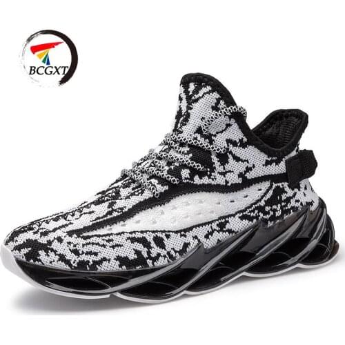 2020 New Mens Breathable Mesh Shoes Fashion Casual Non-slip Mens Vulcanized Shoes Mens Outdoor Running Lace-up Sneakers