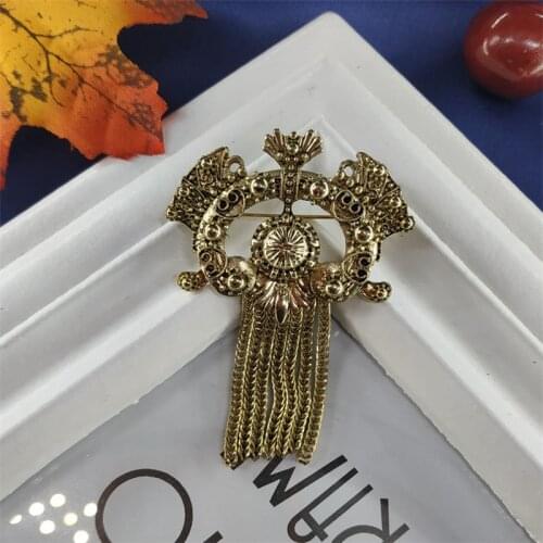 Pin Broche Role Of World New Accessories In Europe And The Antique Vintage Corsage Baroque Palace Restoring Ancient Ways Brooch