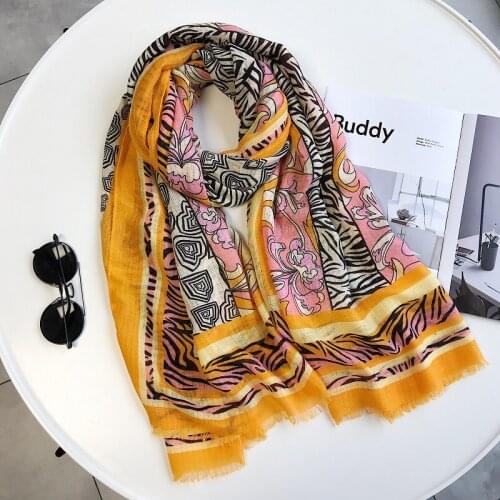 2019 Fashion Cotton Vintage Flower Print Fringe Scarves Shawl Beach Floral Wrap Hijab Muffler Free Shipping